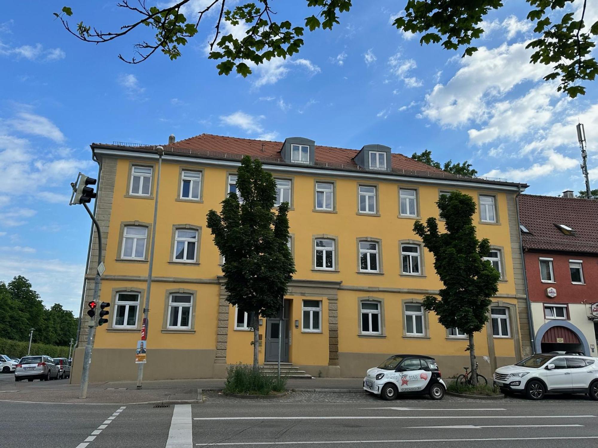 Bella Casa - Business&Family - 2 Zimmer Direkt Neben Schloss, Parkplatz, Smarttv, Netflix, Waschmaschine, 24H Checkin, 71Qm, Kingsizebett, Hotelbettwaesche 路德维希堡 外观 照片