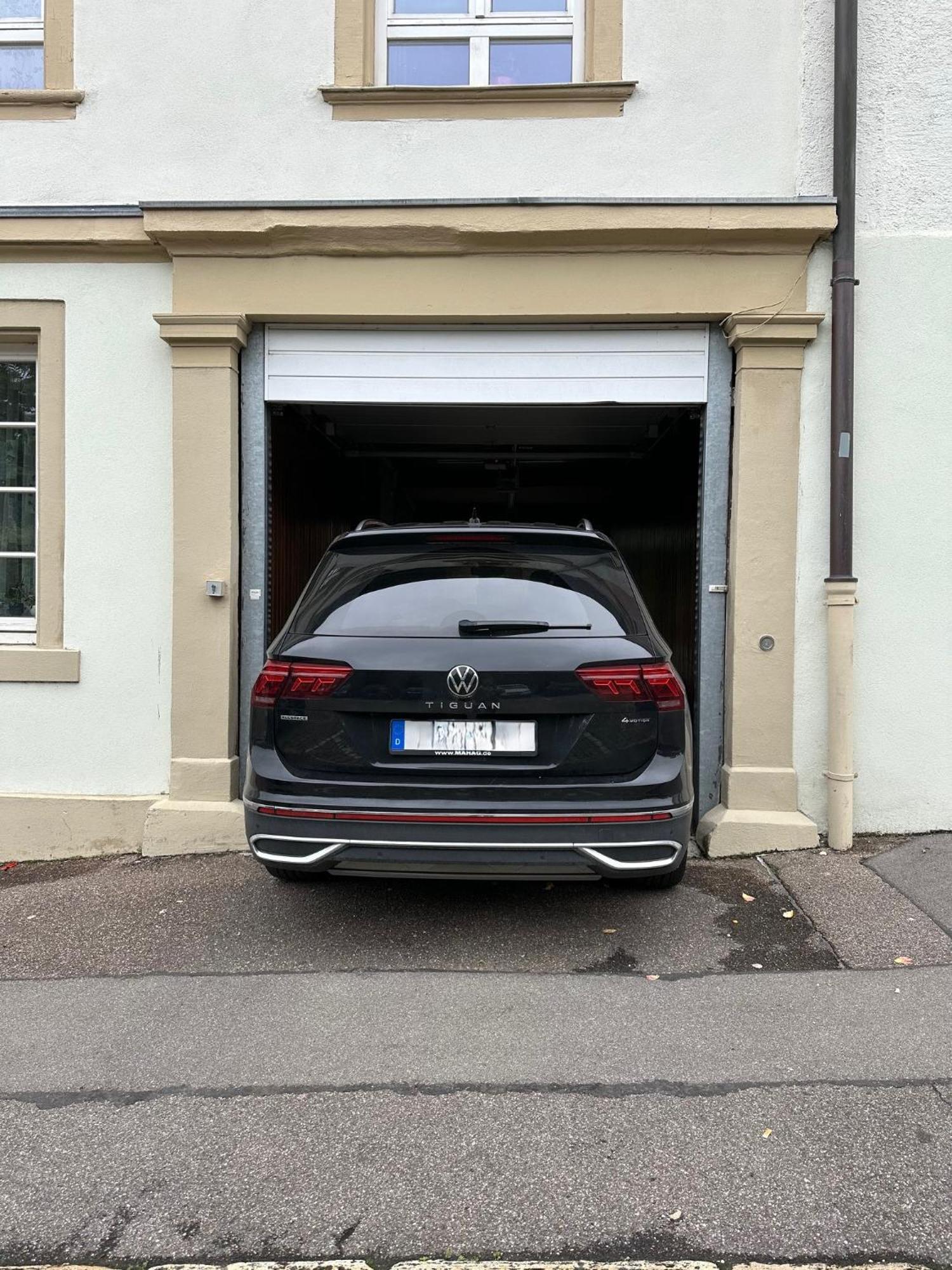 Bella Casa - Business&Family - 2 Zimmer Direkt Neben Schloss, Parkplatz, Smarttv, Netflix, Waschmaschine, 24H Checkin, 71Qm, Kingsizebett, Hotelbettwaesche 路德维希堡 外观 照片