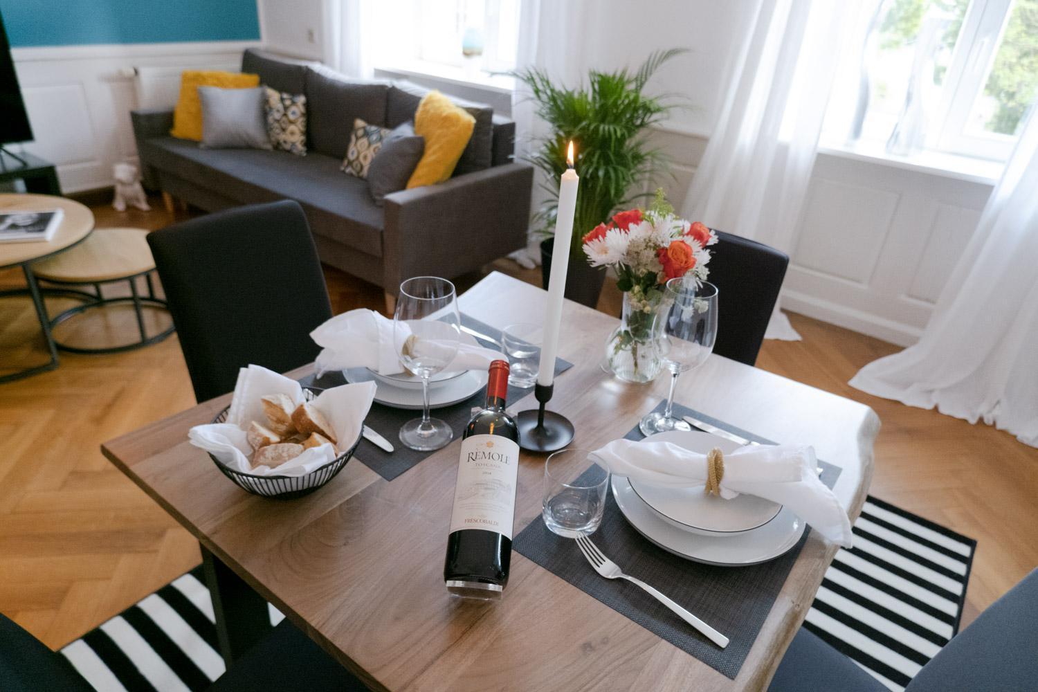 Bella Casa - Business&Family - 2 Zimmer Direkt Neben Schloss, Parkplatz, Smarttv, Netflix, Waschmaschine, 24H Checkin, 71Qm, Kingsizebett, Hotelbettwaesche 路德维希堡 外观 照片