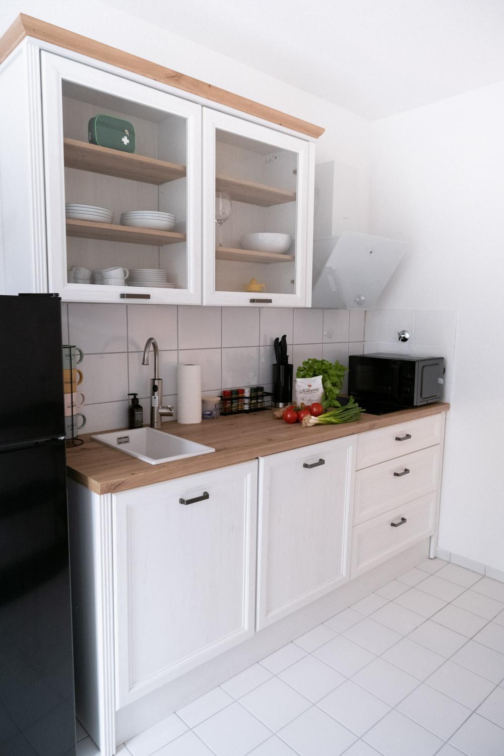 Bella Casa - Business&Family - 2 Zimmer Direkt Neben Schloss, Parkplatz, Smarttv, Netflix, Waschmaschine, 24H Checkin, 71Qm, Kingsizebett, Hotelbettwaesche 路德维希堡 外观 照片
